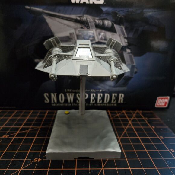 Bandai Star Wars Snowspeeder Star 1/48 Scale Built and Painted With LEDs - Picture 4 of 7